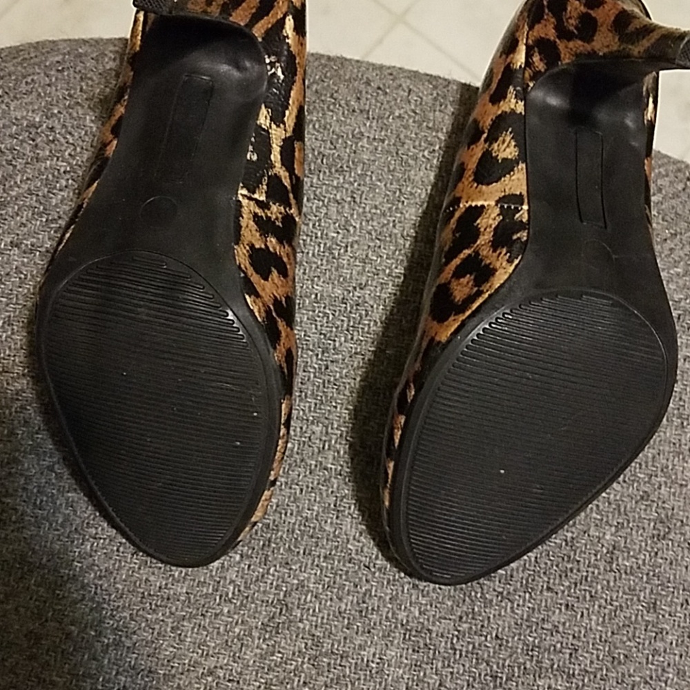 Shoes - Picture 5 of 5